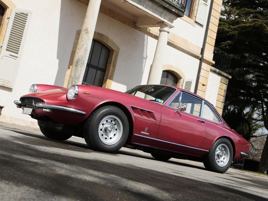  Ferrari 330 GTC 1966 года  (фото 1 из 101)